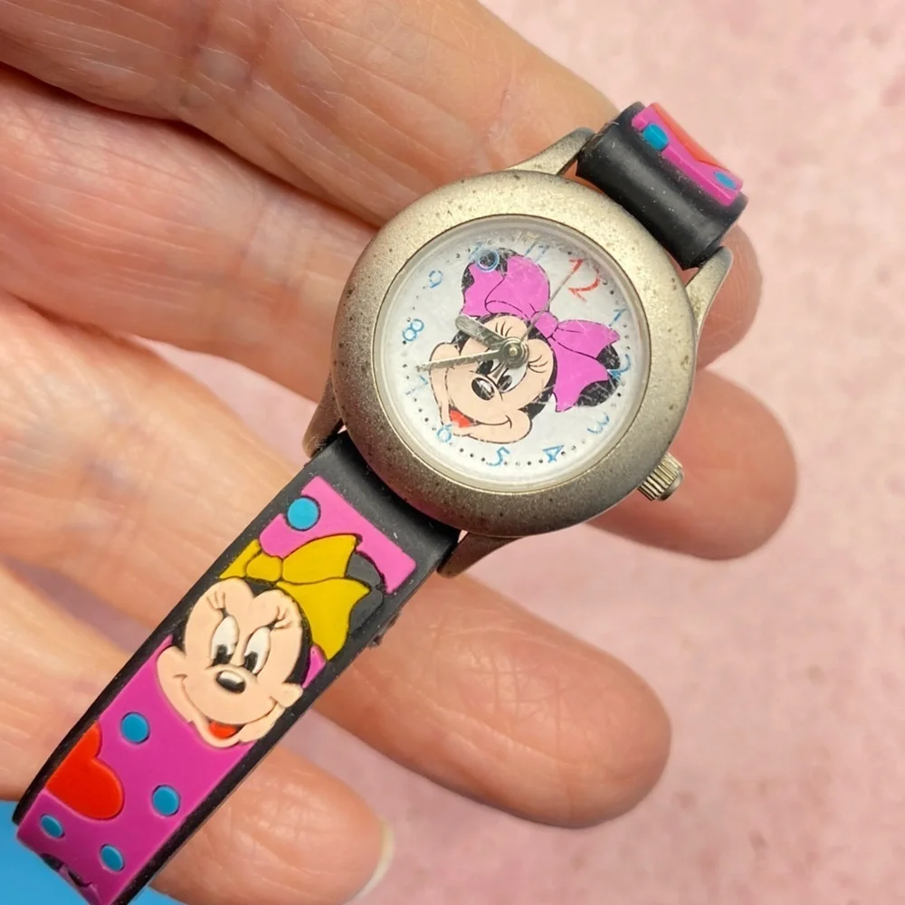 DISNEY Minnie Mouse Disney Store Ladies Girls Watch Pink Silicone Band